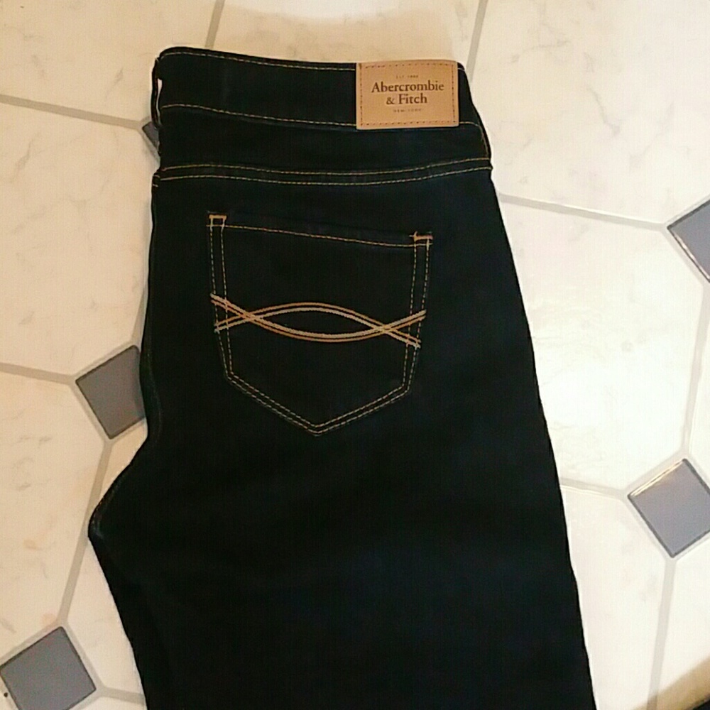NWOT. A&F.  dark skinny jeans.